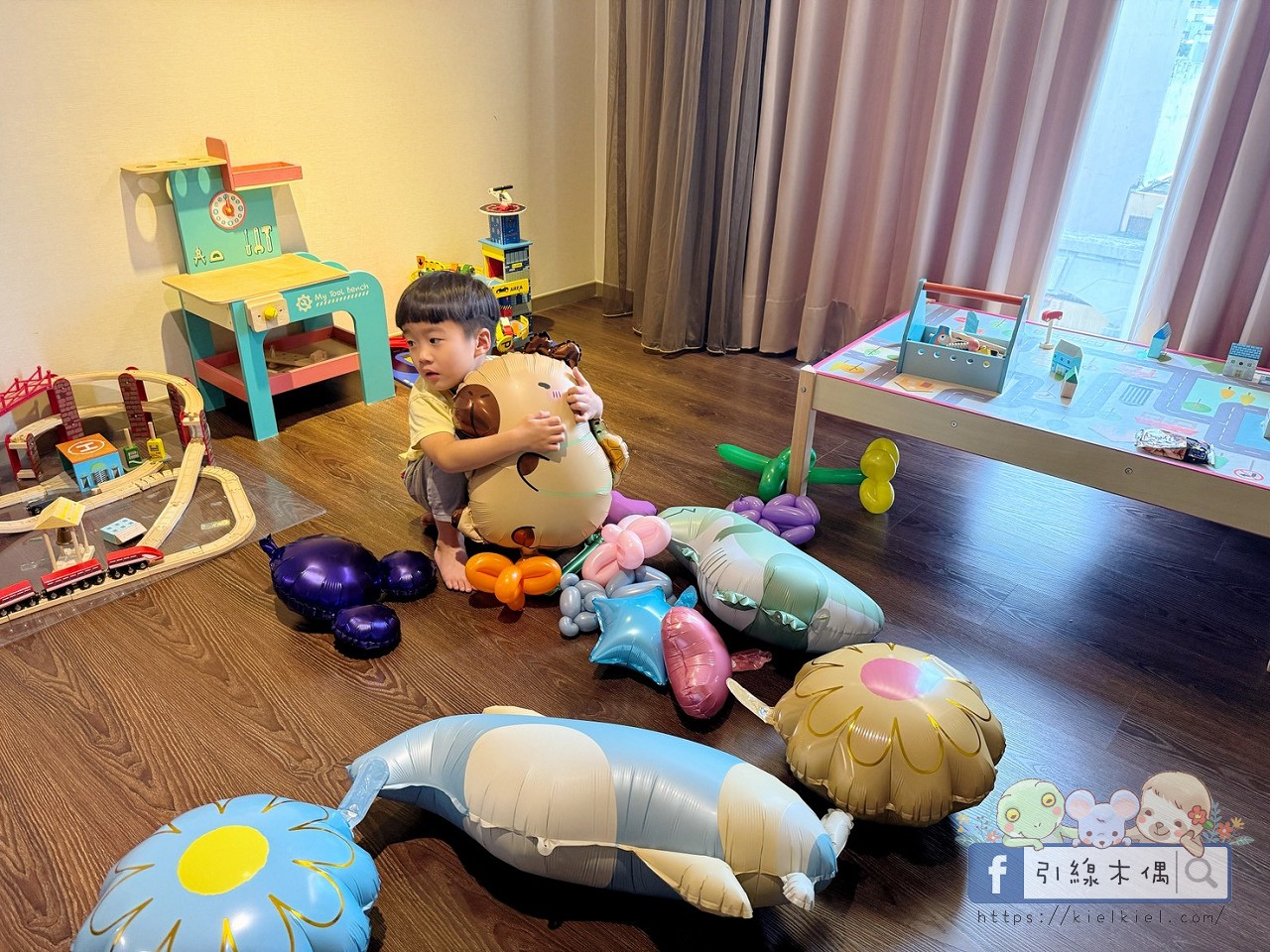 這間飯店竟然有「正式圖書館」?實住《捷絲旅花蓮中正館》3 大必住理由:親子房、行政套房與景隅套房房型評比,還有免排隊公正包子! - 第82張圖 這間飯店竟然有「正式圖書館」?實住《捷絲旅花蓮中正館》3 大必住理由:親子房、行政套房與景隅套房房型評比,還有免排隊公正包子!