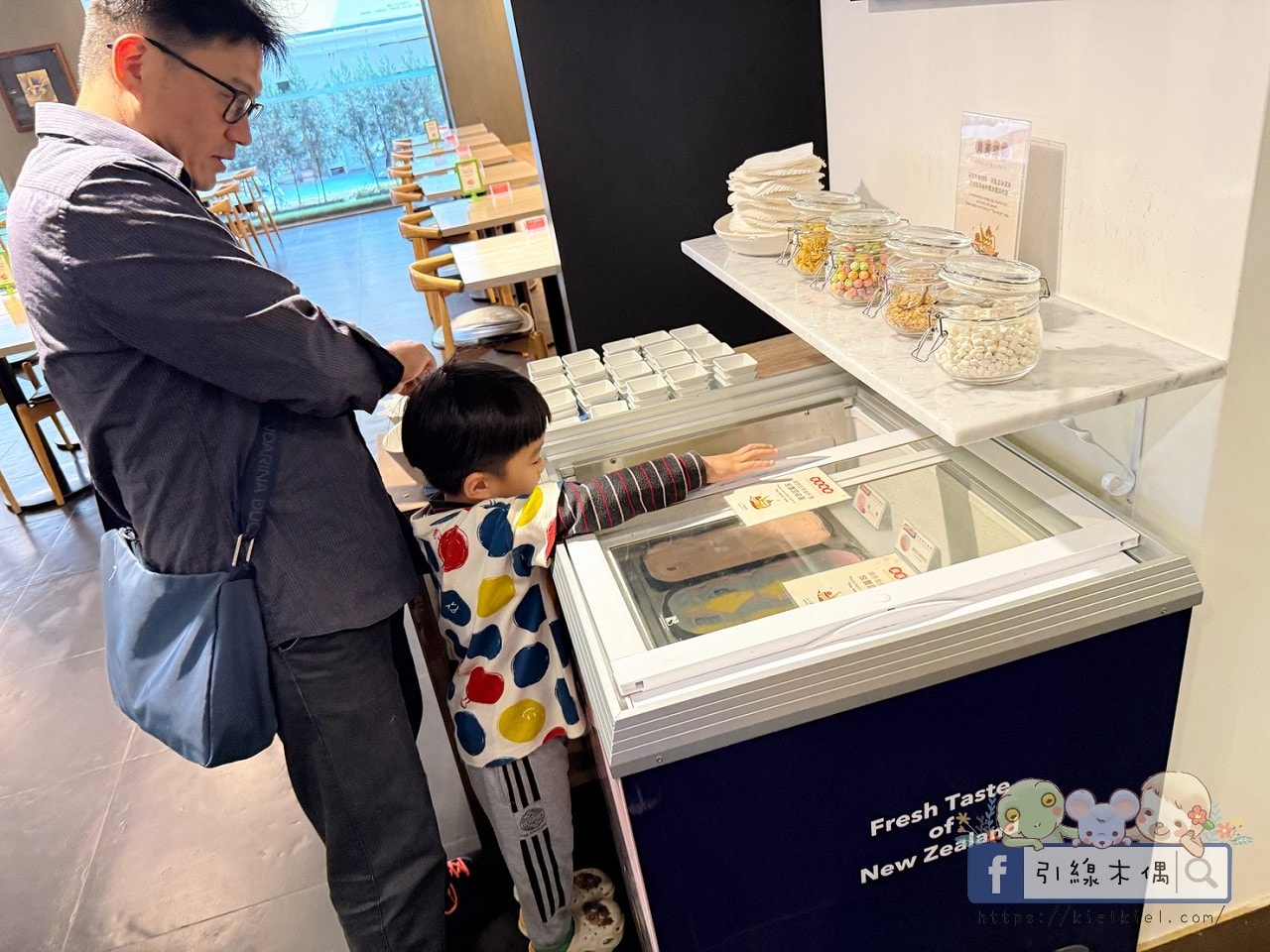 這間飯店竟然有「正式圖書館」？實住《捷絲旅花蓮中正館》3 大必住理由：親子房、行政套房與景隅套房房型評比，還有免排隊公正包子！