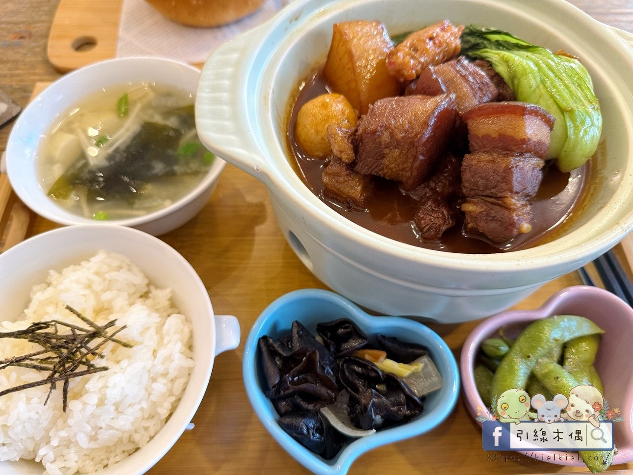 【七星潭必吃】3 種靈魂吃法，《莎莉好食 Sarlee’s》吃下石頭、喝下七星潭的藍！？