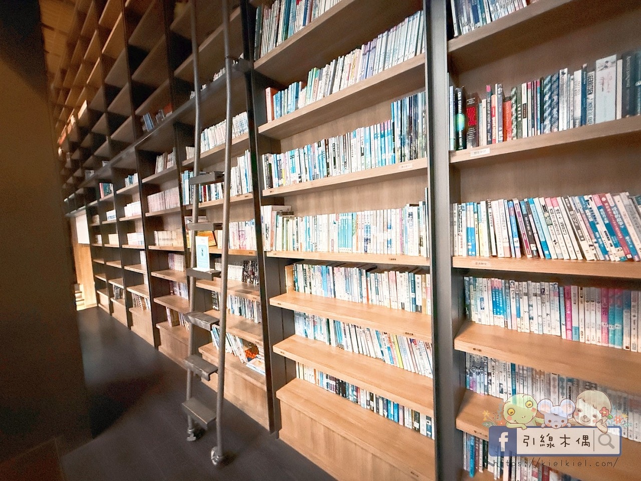 這間飯店竟然有「正式圖書館」？實住《捷絲旅花蓮中正館》3 大必住理由：親子房、行政套房與景隅套房房型評比，還有免排隊公正包子！