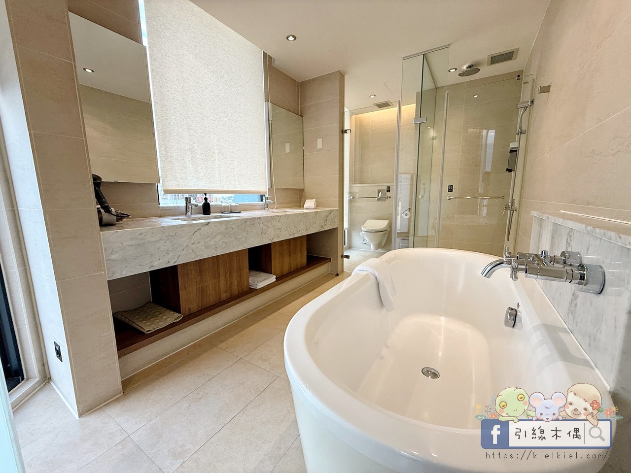 這間飯店竟然有「正式圖書館」?實住《捷絲旅花蓮中正館》3 大必住理由:親子房、行政套房與景隅套房房型評比,還有免排隊公正包子! - 第32張圖 這間飯店竟然有「正式圖書館」?實住《捷絲旅花蓮中正館》3 大必住理由:親子房、行政套房與景隅套房房型評比,還有免排隊公正包子!