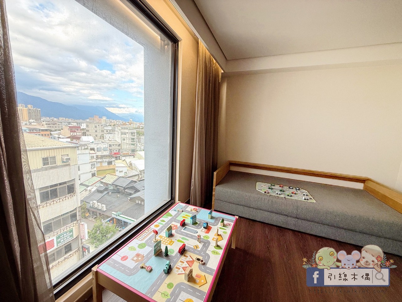 這間飯店竟然有「正式圖書館」?實住《捷絲旅花蓮中正館》3 大必住理由:親子房、行政套房與景隅套房房型評比,還有免排隊公正包子! - 第51張圖 這間飯店竟然有「正式圖書館」?實住《捷絲旅花蓮中正館》3 大必住理由:親子房、行政套房與景隅套房房型評比,還有免排隊公正包子!