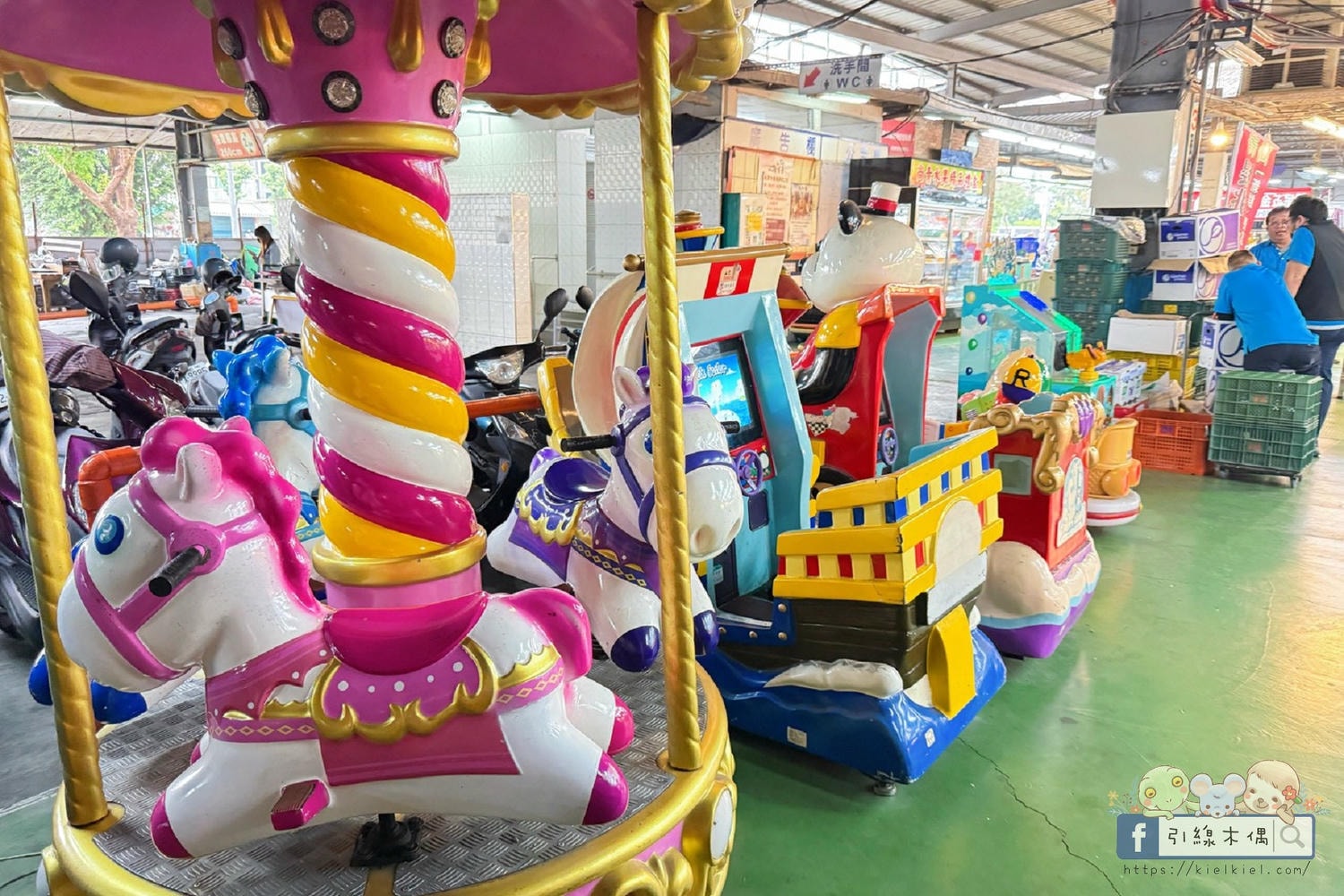 把五星飯店大廚帶回家？《屏東中山尚青黃昏市場》這 4 攤強到長輩主動追加，一不小心竟然讓銀髮選手推了四台車？