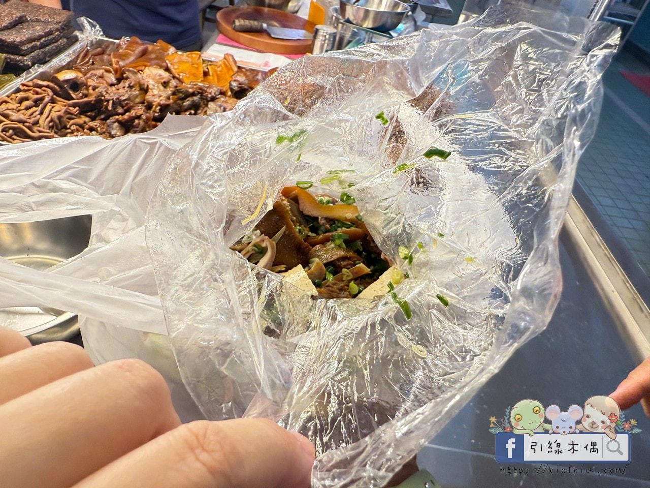 滷味天堂在哪？滷味密度種類最高！就在《尚青崇義黃昏市場》5攤精選。