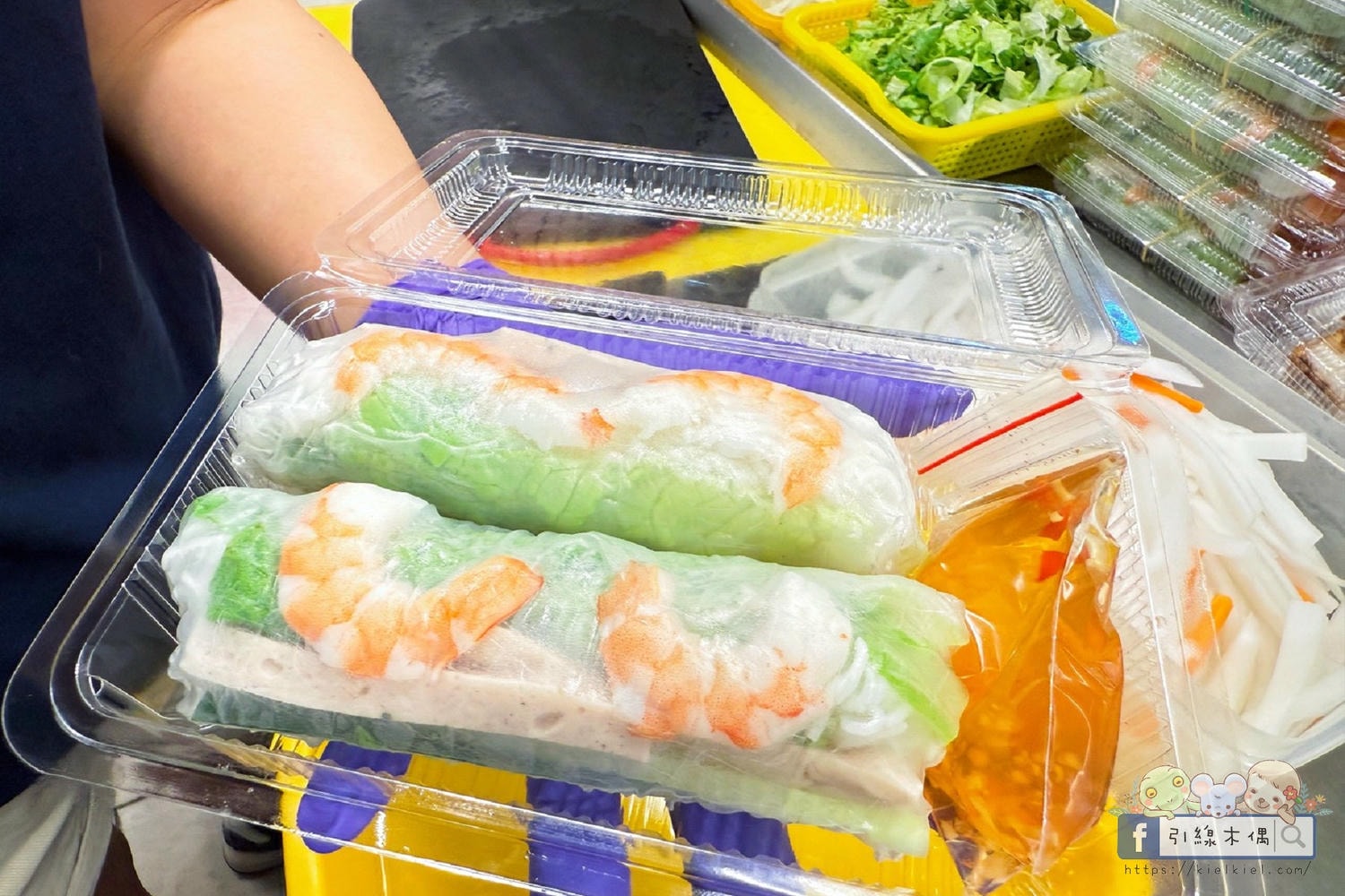 把五星飯店大廚帶回家？《屏東中山尚青黃昏市場》這 4 攤強到長輩主動追加，一不小心竟然讓銀髮選手推了四台車？