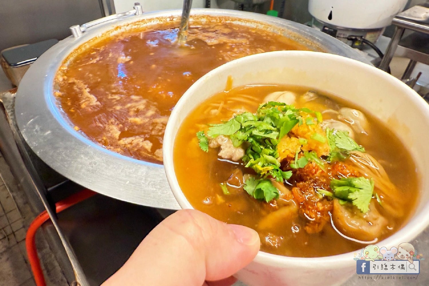 把五星飯店大廚帶回家？《屏東中山尚青黃昏市場》這 4 攤強到長輩主動追加，一不小心竟然讓銀髮選手推了四台車？