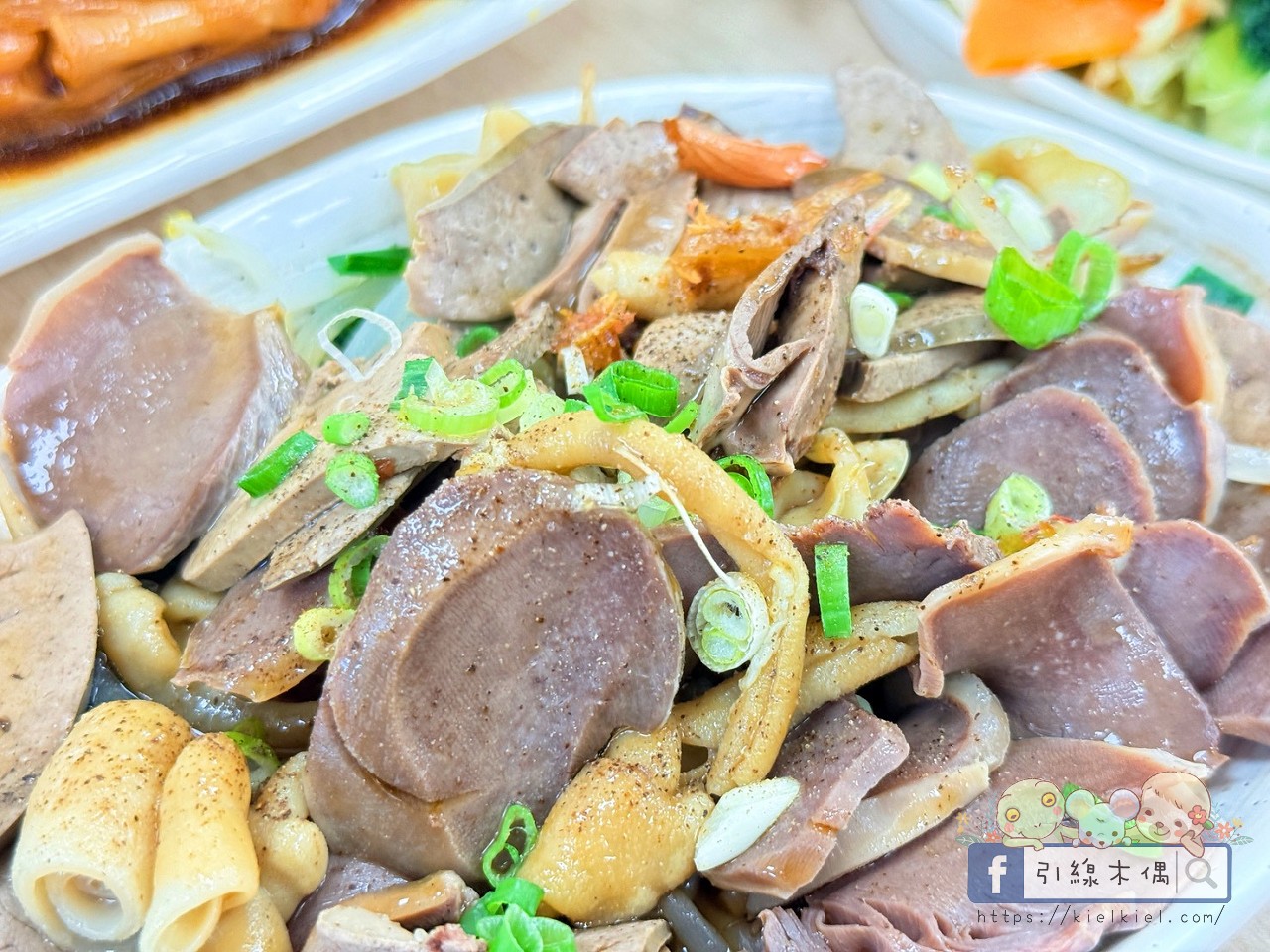 耐斯廣場附近吃什麼？《偶鵝嚐嚐台林店》銅板價吃鵝肉料理，還能免費停車！