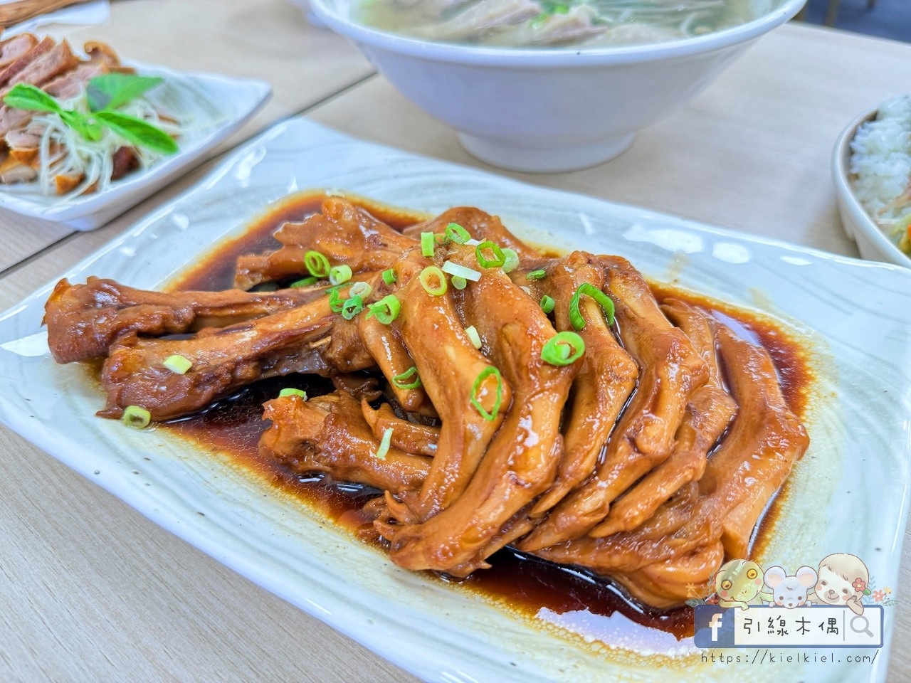 耐斯廣場附近吃什麼？《偶鵝嚐嚐台林店》銅板價吃鵝肉料理，還能免費停車！