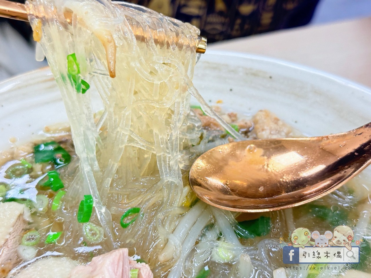 耐斯廣場附近吃什麼？《偶鵝嚐嚐台林店》銅板價吃鵝肉料理，還能免費停車！