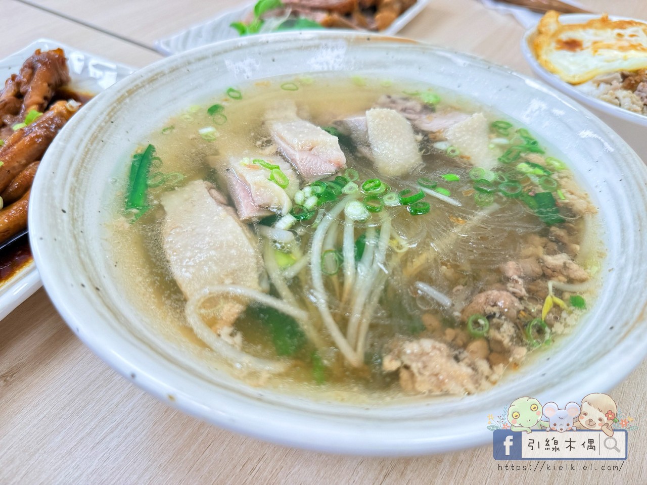 耐斯廣場附近吃什麼？《偶鵝嚐嚐台林店》銅板價吃鵝肉料理，還能免費停車！